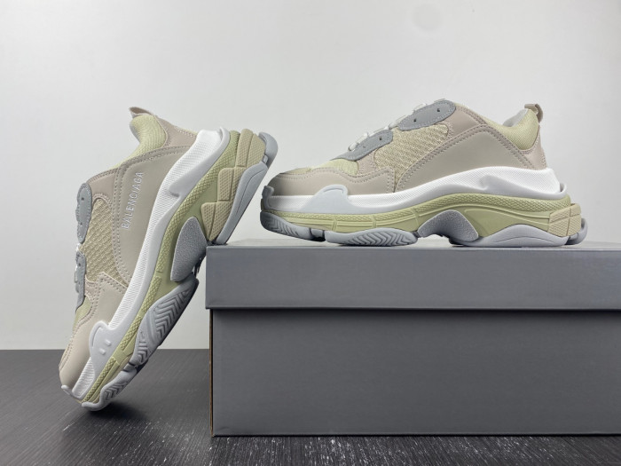 Ba*len*cia*ga triple s sneaker 80000118