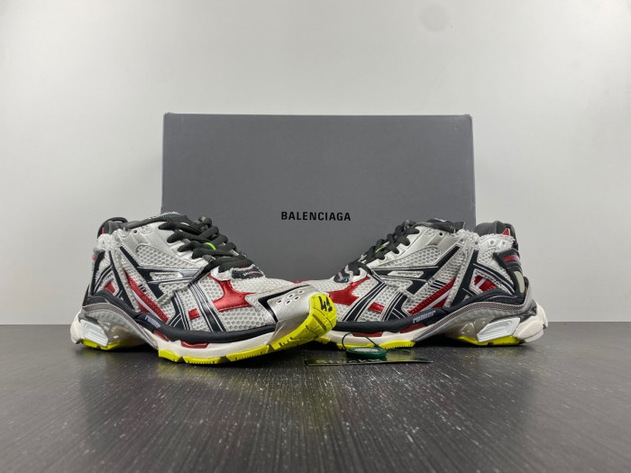 Ba*len*cia*ga runner sneaker