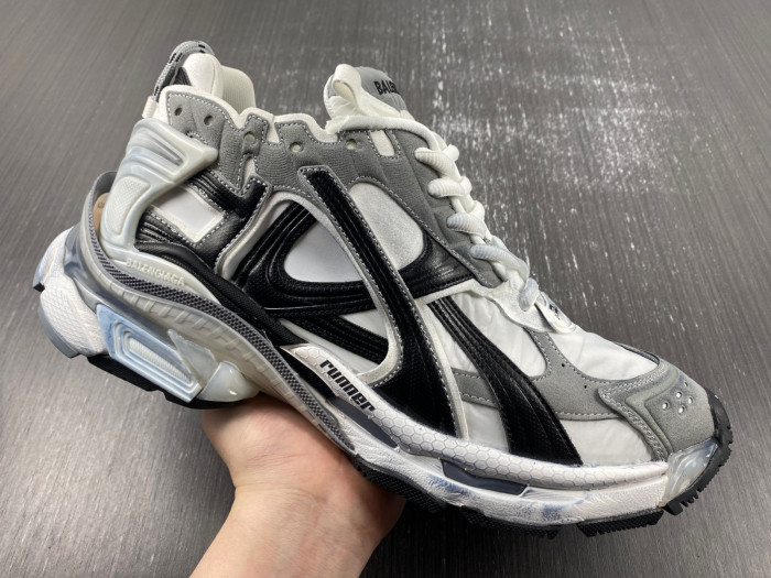 Ba*len*cia*ga runner sneaker