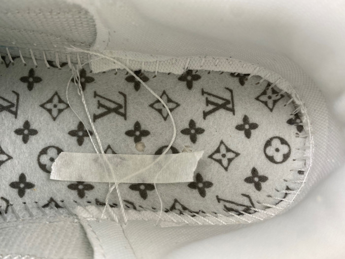 air jordan 1 x lv low ajot01