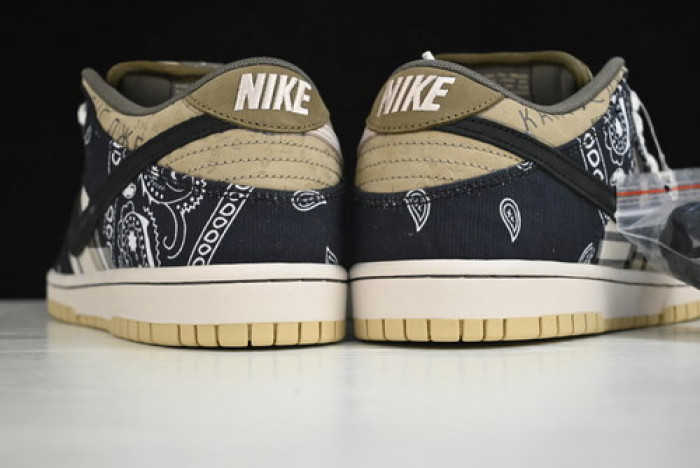 travis scott x nike sb dunk low ct5053-001