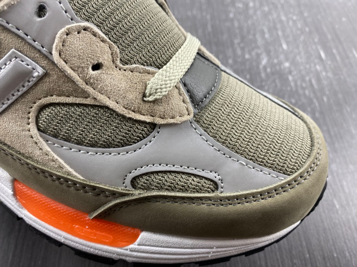 Bape x New Balance 2002R M2002RHO DFY17