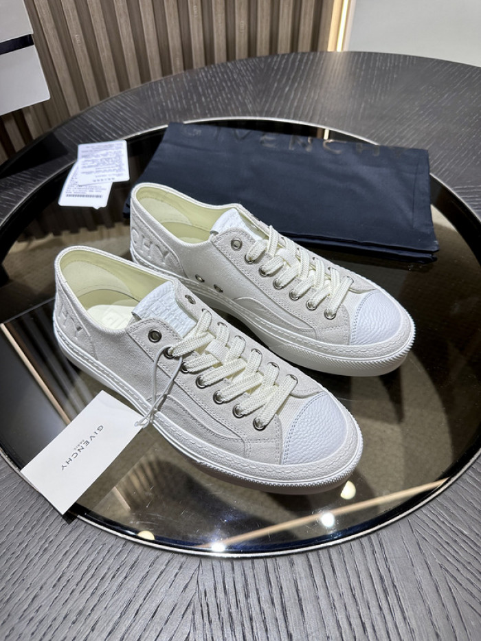 Givenchy Sneakers 660048