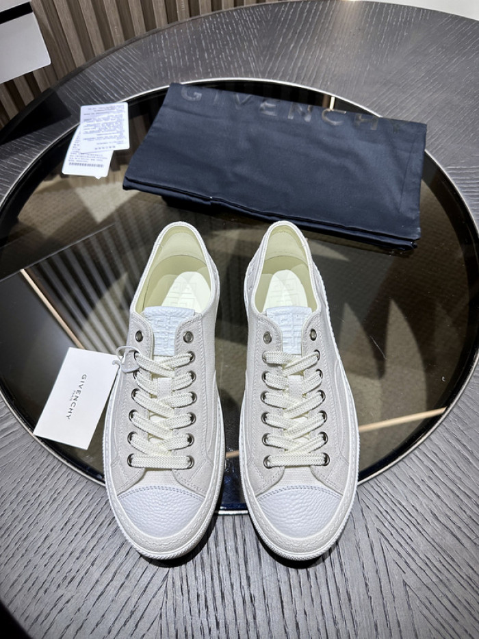Givenchy Sneakers 660048