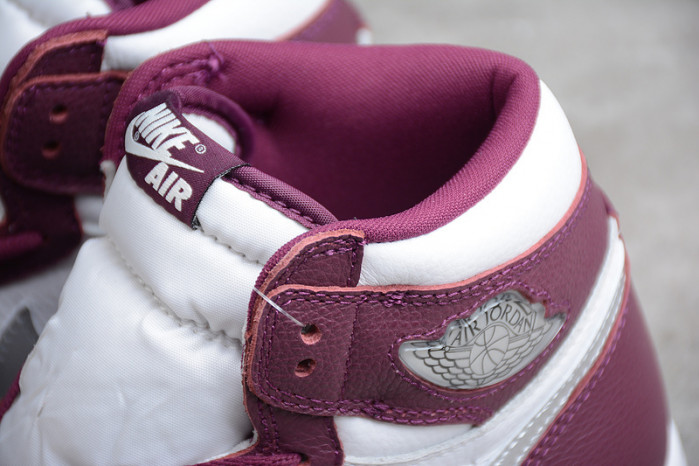 AIR JORDAN 1 RETRO HIGH OG “BORDEAUX” 555088-611