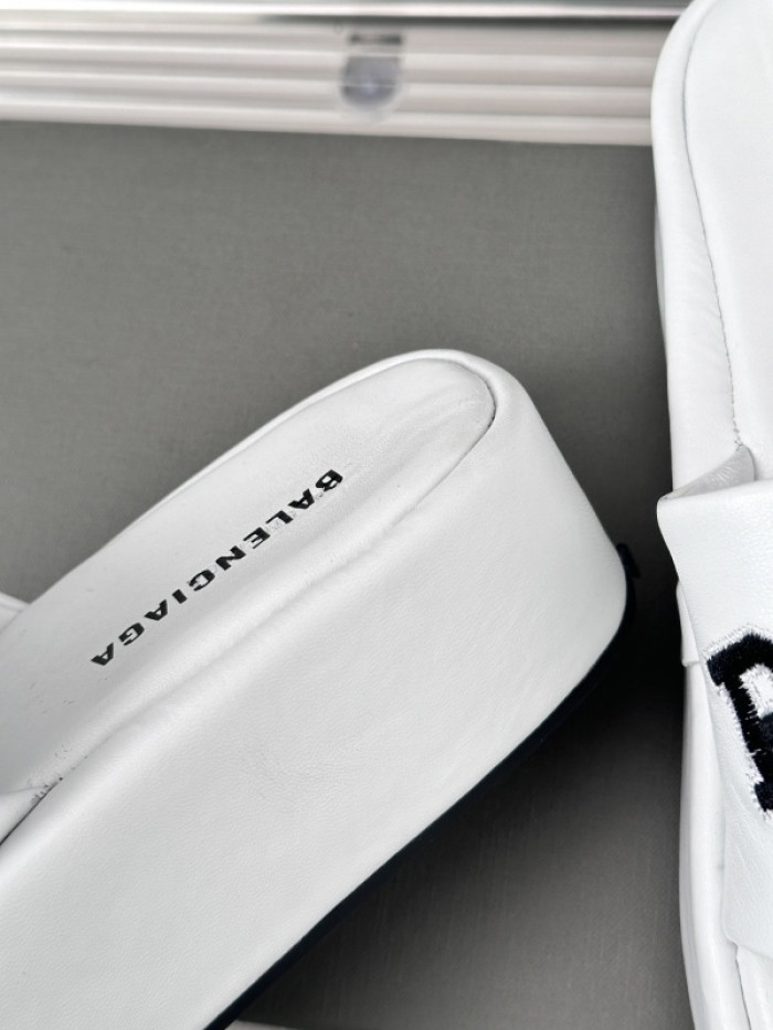 Balenciag* Sandal BS80