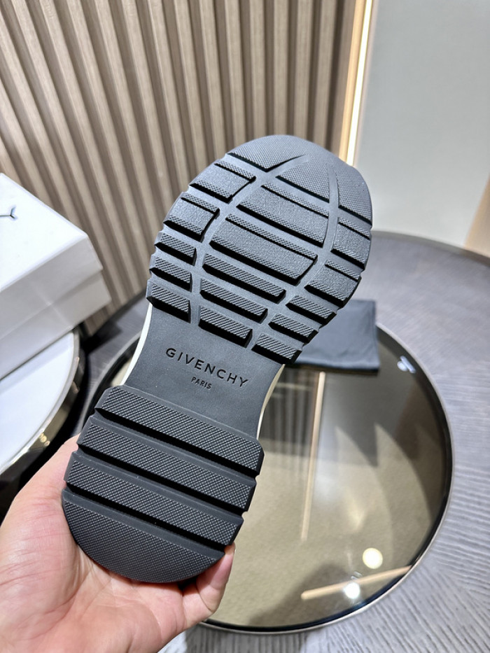 Givenchy Sneakers 660060