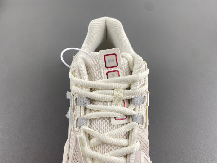 New Balance 1906A Sea Salt Astro Dust M1906AB