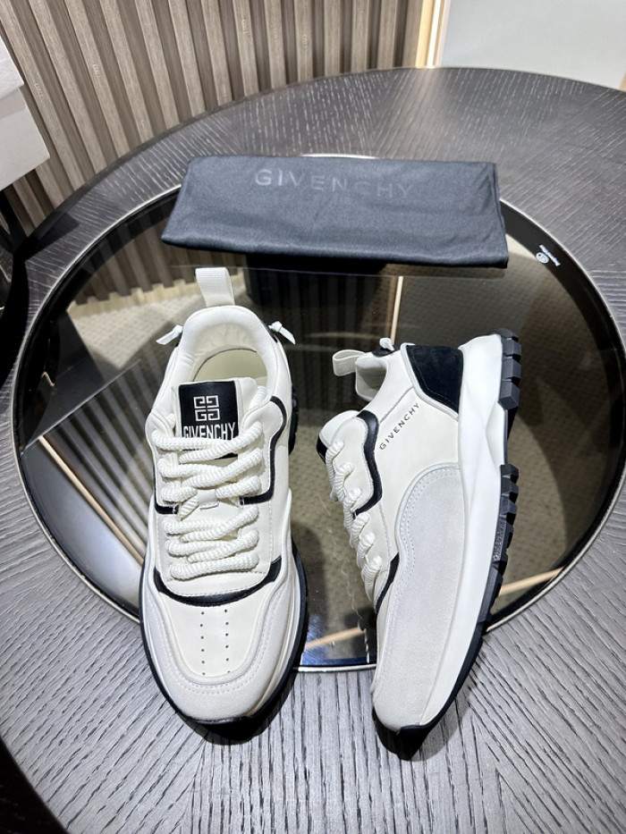Givenchy Sneakers 660059