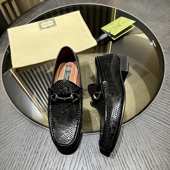 G*u*i* loafers gc182