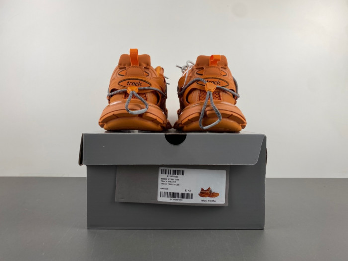 BALENCIAGA TRACK WTRHK 7000